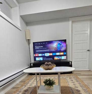 Brand New Stylish Heartland Suite!