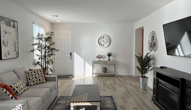 Brand new & Stylish home ~ 5★ Location, close to the strip