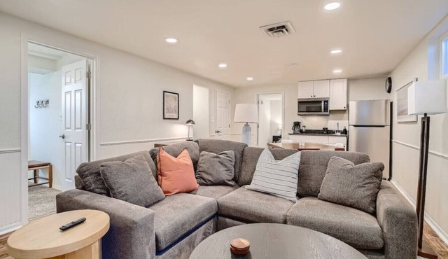BRAND NEW SW Denver Guest Suite I Easy Highway acc