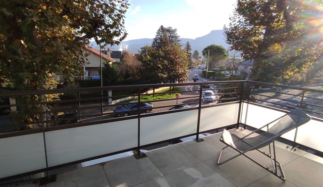 Brand new T2 between lake and city center