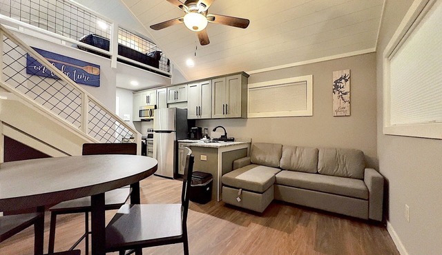 Brand New Tiny Home in Downtown Hiawassee on the Lake!