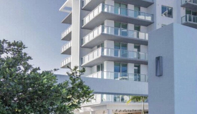 BRAND NEW TOP FLOOR IN THE HEART OF MIAMI/SUPER CLOSE TO BEST AREAS