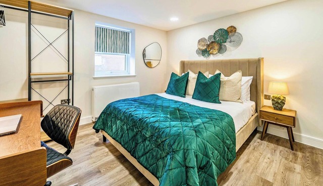 Brand New | Town Center | FREE WiFi | Balcony