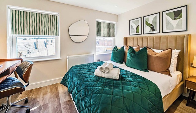 Brand New | Town Center | FREE WiFi | 58 Inch TV