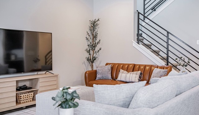 Brand New Townhome sleeps 12.