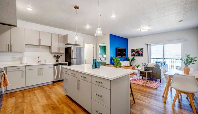 Brand New Tropical Vibe 2bd 2ba