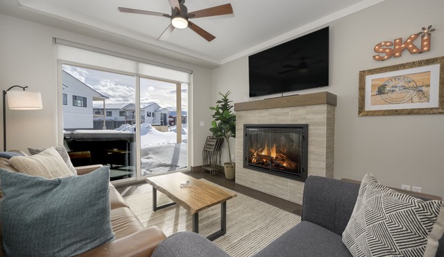 Brand New upscale 2-Bedroom Condo in Fraser with Large Private Hot Tub