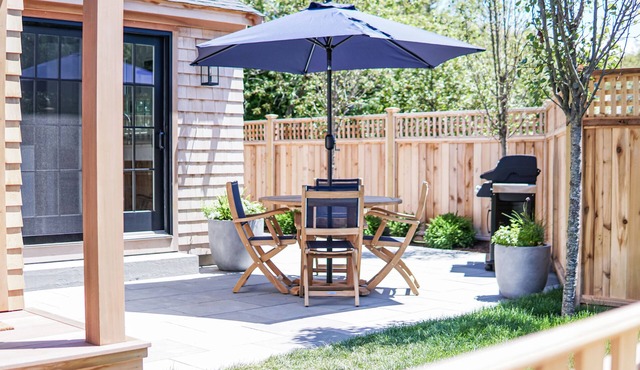 Brand new upscale cottage-great location