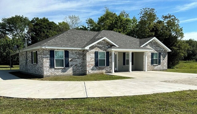 Brand New Upscale 3bed/2bath Home in Church Point, LA!