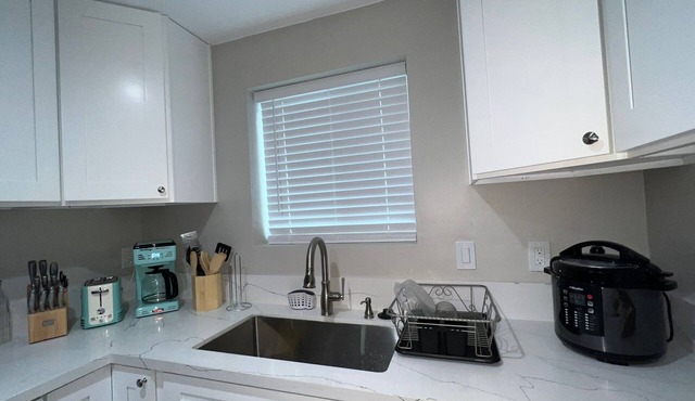 Brand new very quite and beautifully furnished 1 bedroom 1 bath cottage