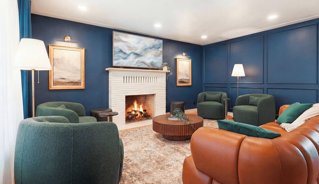 BRAND NEW! - Vibey Luxury: Hot Tub+Theater+Game Room, Sleeps 14 - EV Charger
