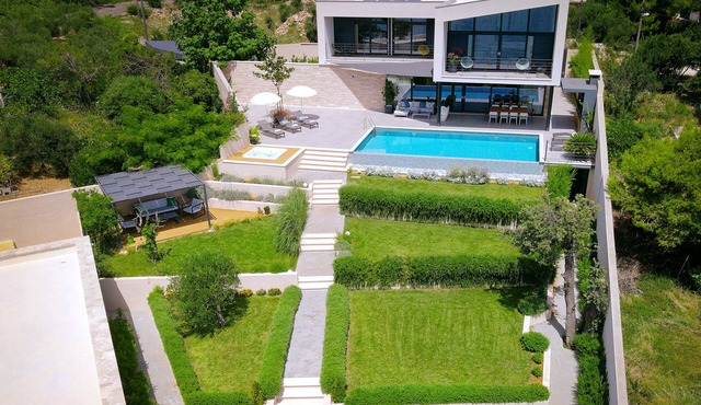 Brand new villa/4 bedrooms/4baths/private pool/sea access