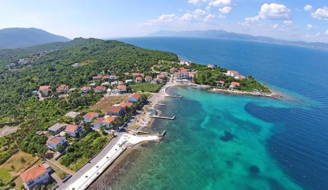 Brand new Villa with pool located just 5 minutes walk from beach.
