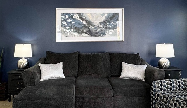 Brand New w/2 King beds- Large fenced yard