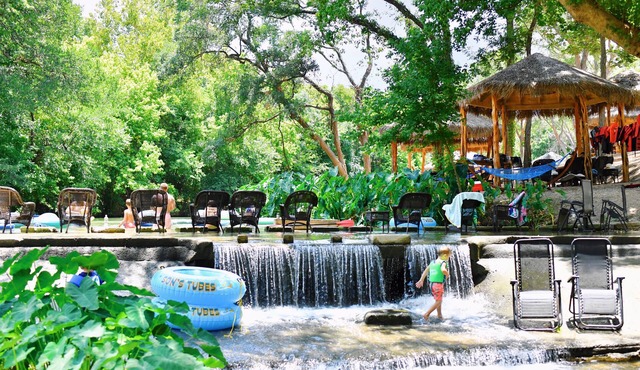Brand new waterfront Cabin with many amenities: Pool, hot tub & kayaking. - RC11