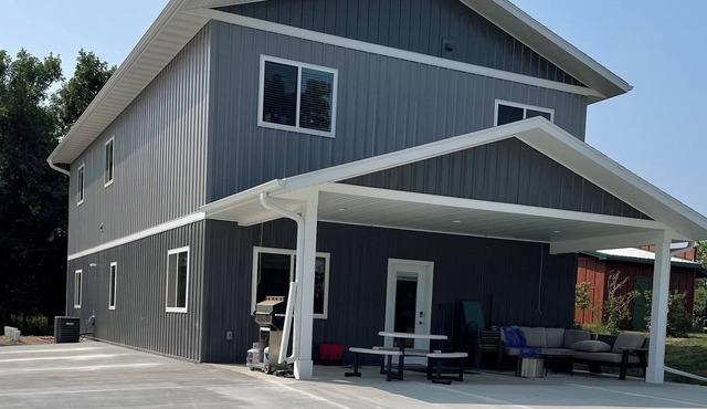 Brand new year-around lake cabin on Clear Lake!