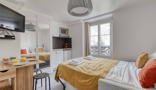 Branded New Cozy Studio in the Heart of 17th