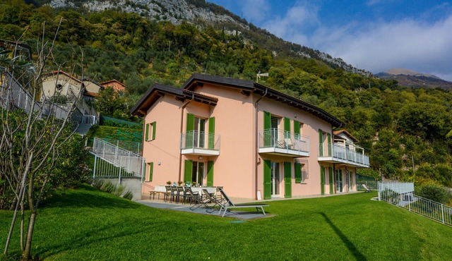 Brandnew apartment with stunning view and pool