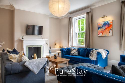 BRANDNEW BIG 6 Bedroom House near Derbyshire Cricket Ground and Derby County Football Club Sleeps 15 by PureStay