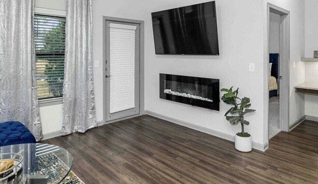 BrandNEW LUXURY, PEACEFUL, SPACIOUS, BALCONY & YARD SPACE