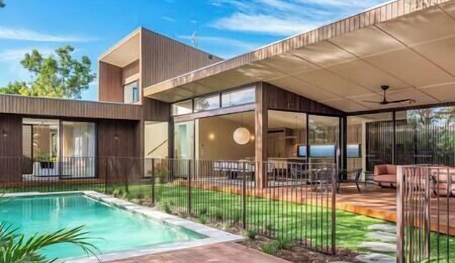 BRANDON HOUSE - Family Retreat