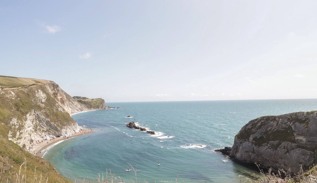 BRANSMEAD, pet friendly, luxury holiday cottage in West Lulworth