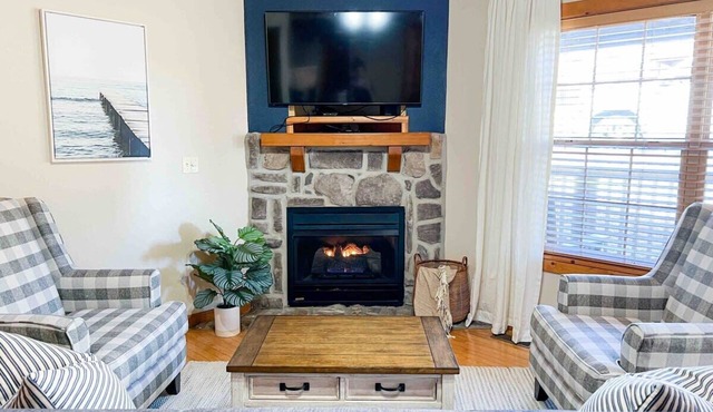 Branson Cabin with Two Master Suites!