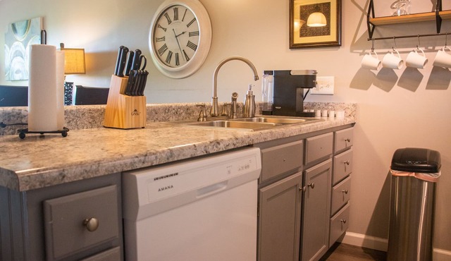 Branson Condo near Silver Dollar City, Sleeps 8