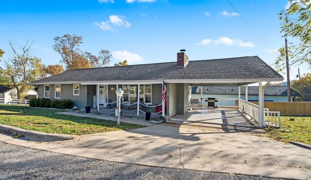 Branson Downtown Beauty – 4 BDR Home Sleeps 13