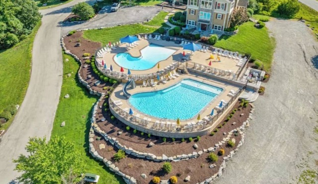 Branson Retreat Lodge – Hot Tub, Pools & Game Room