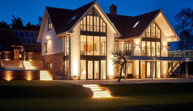 Branson's Estate - Six Bedroom House, Sleeps 12