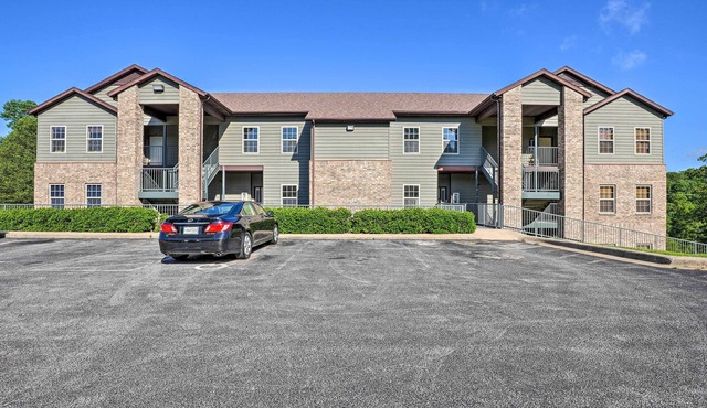 Branson West Getaway @ StoneBridge, 5 minutes from Silver Dollar City