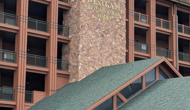 Branson Woods Resort. Charming 2-bedroom condo. #2