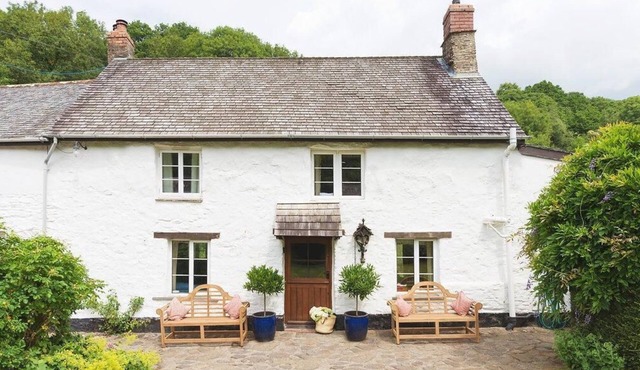 Bratton Mill Farmhouse, Bratton Fleming