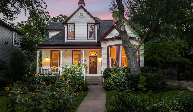 Brava House Bed and Breakfast