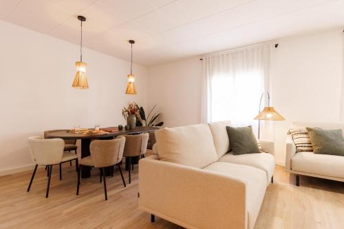 Bravissimo Maragall, very spacious and central