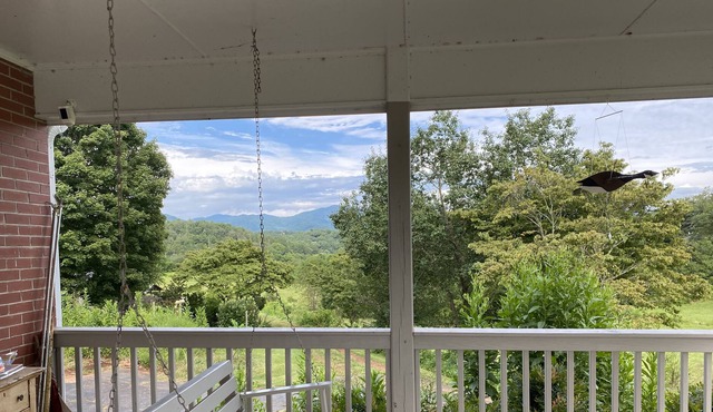 Brawcroft Place is your Smoky Mountain destination- great views, easy access!