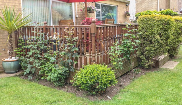 BRAYTON RETREAT, pet friendly, with a garden in Brayton