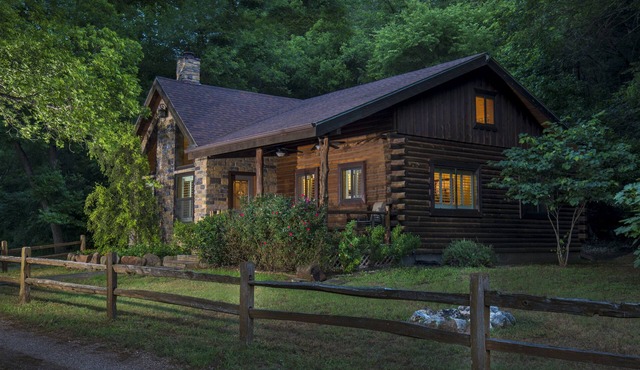 Brazos Bluffs Ranch: Beautiful Home in Rural Setting