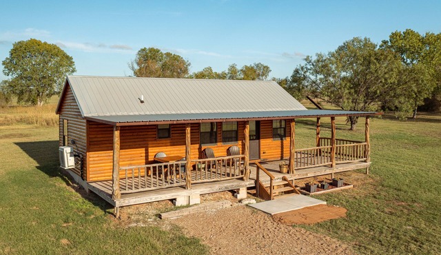 Brazos River Cabin on 15 Acres