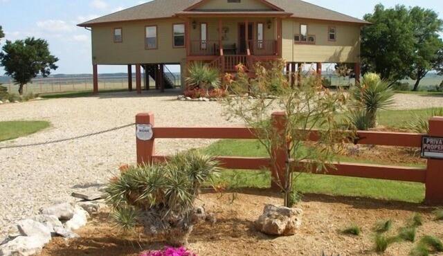 Brazos River View Large Covered Private Deck with Hot Tub and Fire Pit