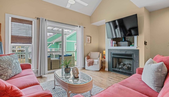 Break Time 3 BR, 3.5 Bath, Mini-Waterpark, Pool, Gym, Linens Provided Sleeps 7