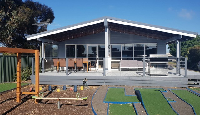 Breakaway holiday house