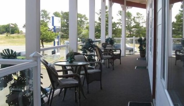 Breakers Boutique Inn