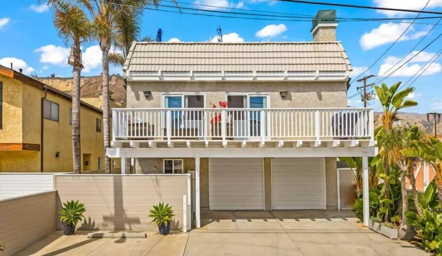 Breakers by the Beach - 1 minute walk to beach