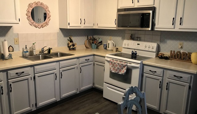 Breakfast Included in Country Cottage King Suite