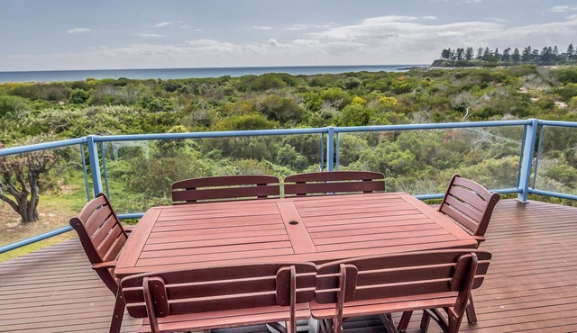 Breakwater 4 - 4/1 Narira Street. Beachfront