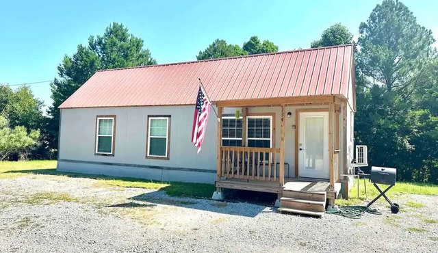 Bream Shack-2 bedroom cabin with spacious parking