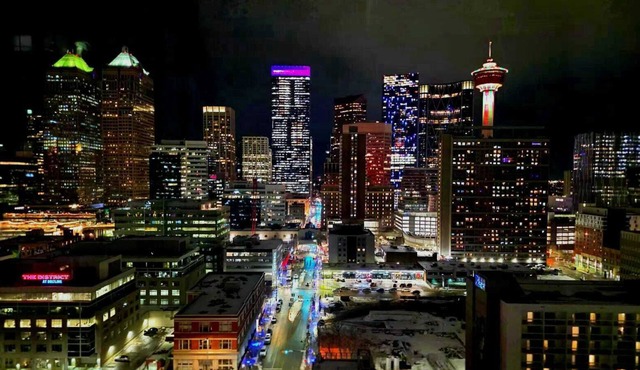 Breath-Taking-View/5Guest DTskyline-135 13ave SW