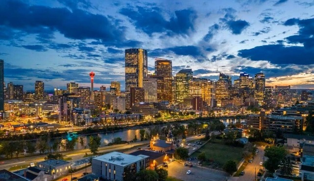 Breath Taking View-5Guest-2bed2bath-DTskyline-TopFloor-PH access